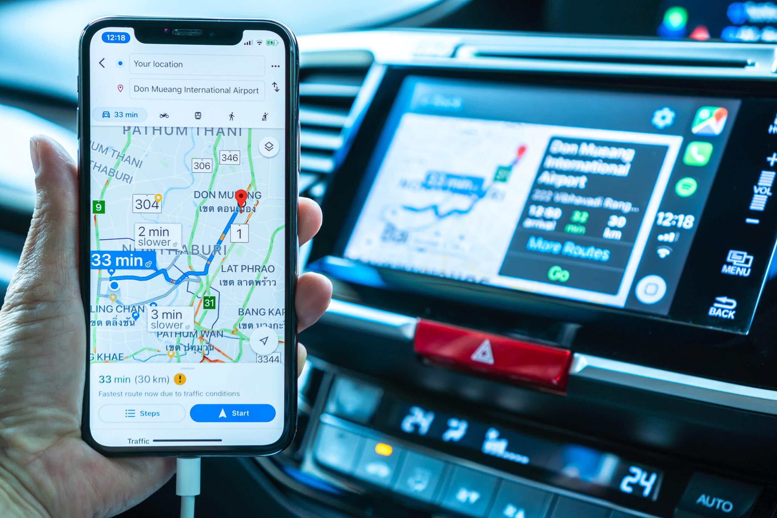 iPhone com GPS e CarPlay
