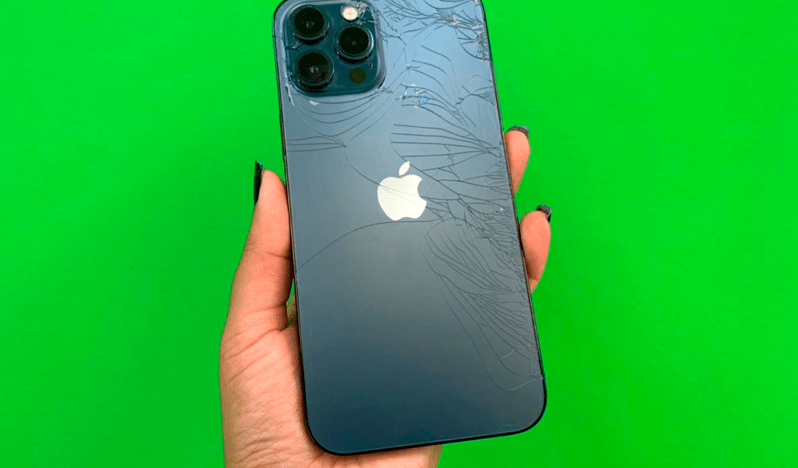 iPhone 12 Pro Max quebrado
