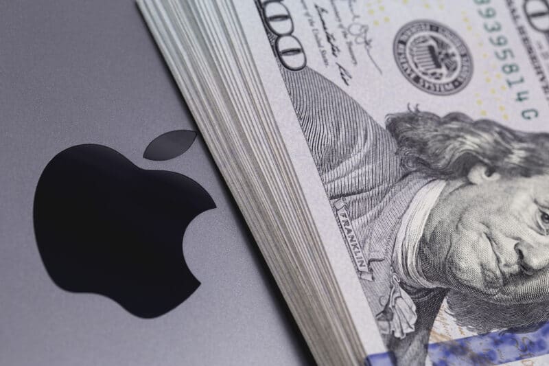 Logo da Apple com dinheiro