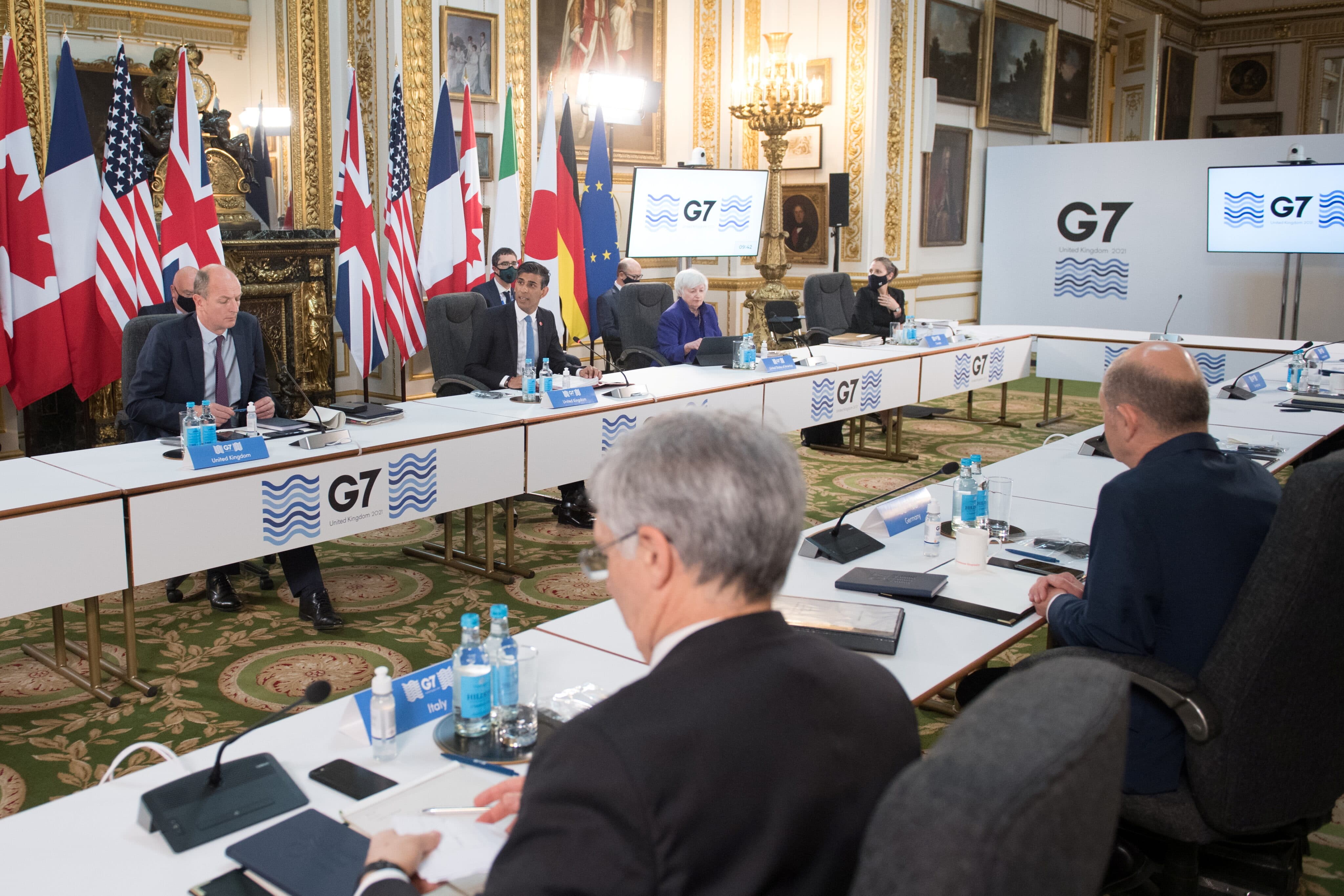 Representantes do G7
