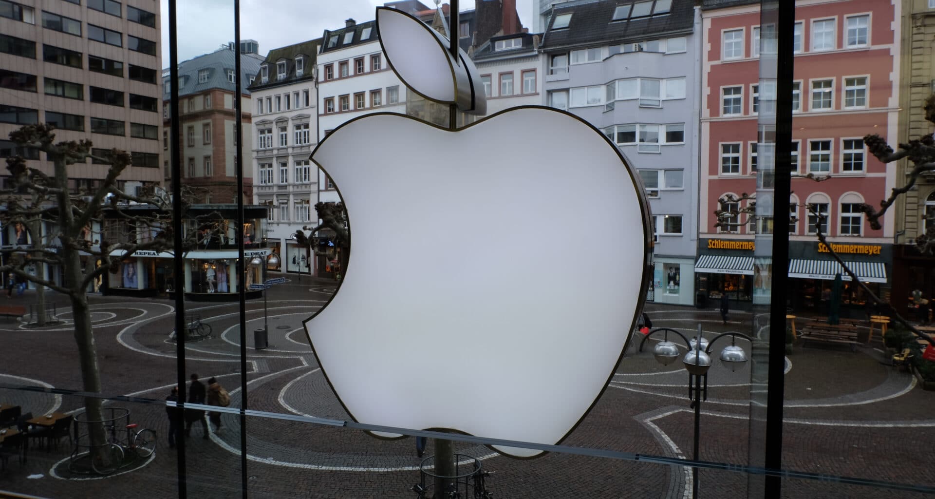 Logo em Apple Store de Frankfurt, na Alemanha