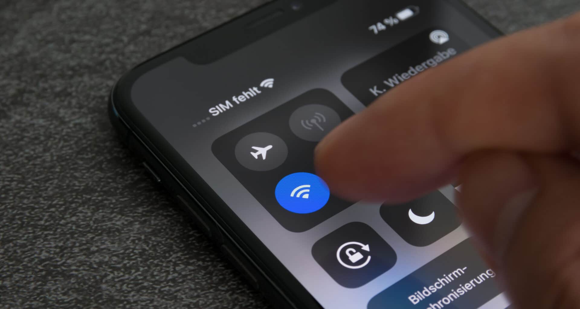 iPhone conectando a rede Wi-Fi pela Central de Controle