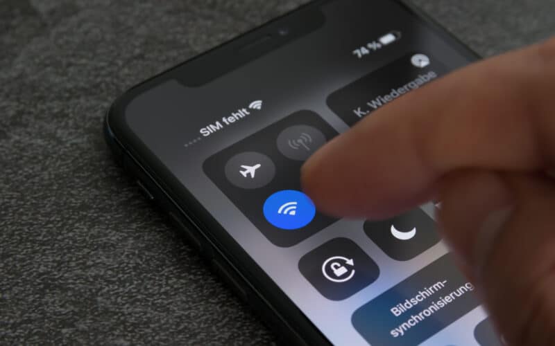 iPhone conectando a rede Wi-Fi pela Central de Controle