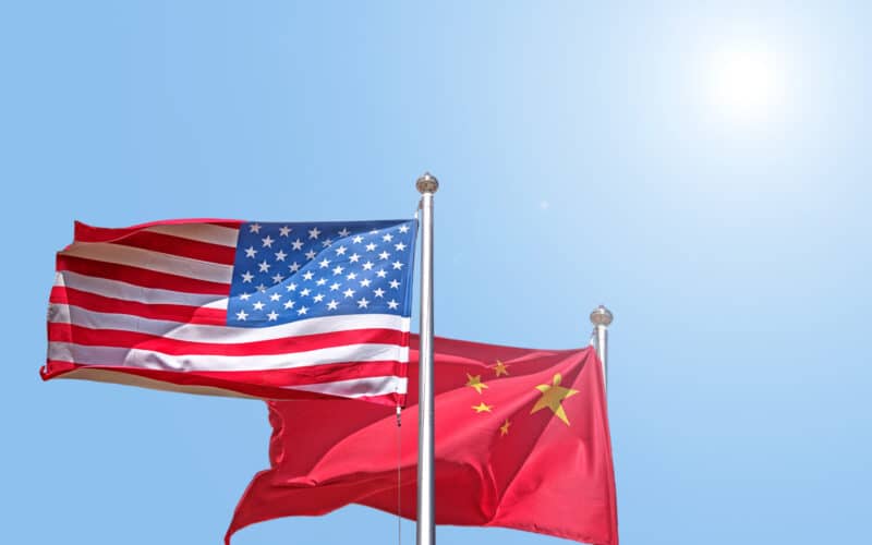 Bandeiras dos EUA e da China
