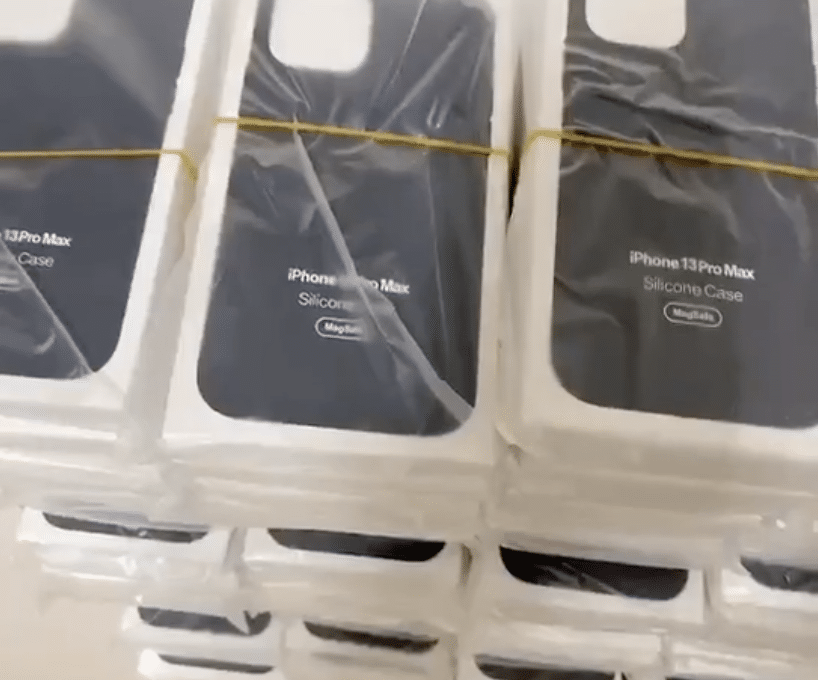 Supostas caixas de silicone do "iPhone 13 Pro Max"