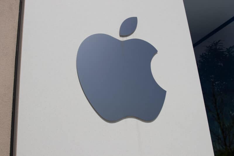 Logo da Apple em loja