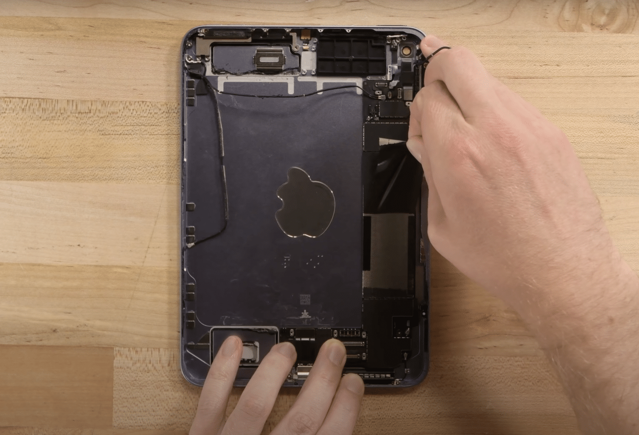 iPad Mini Teardown Explains Screen “Joke Effect” – MacMagazine