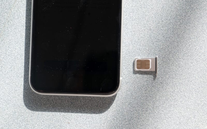 Cartão SIM e iPhone