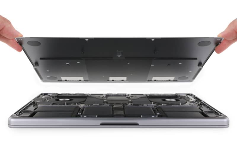Teardown do MacBook Pro de 14" feito pela iFixit