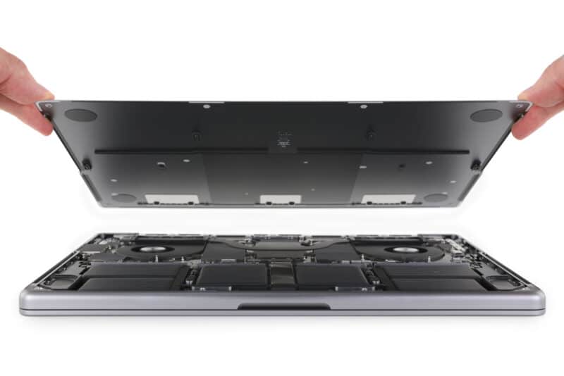 Teardown do MacBook Pro de 14" feito pela iFixit