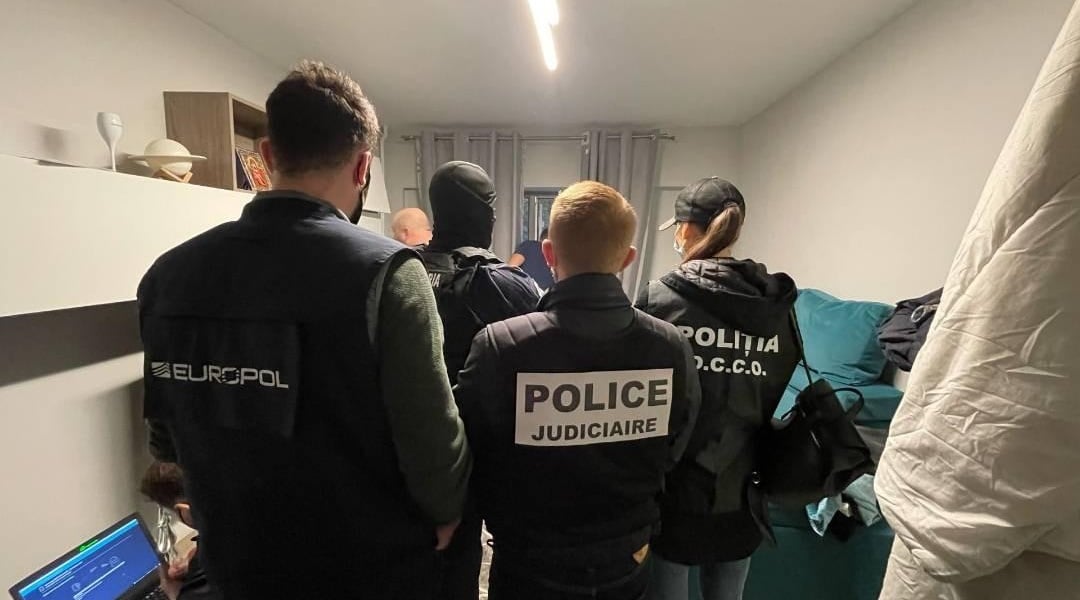 Europol atuando na prisão de envolvidos com o grupo REvil