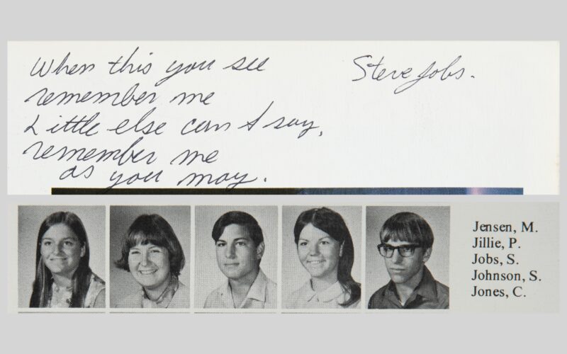 Anuário assinado por Steve Jobs