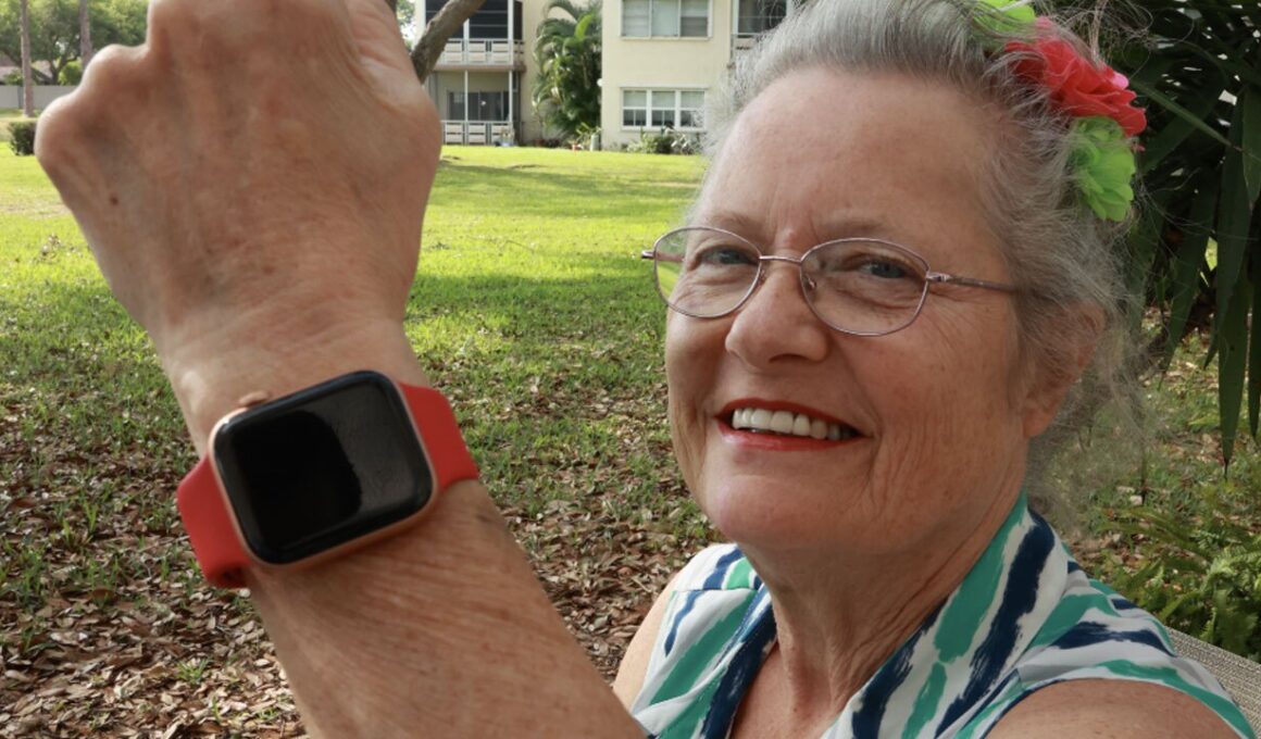 Raylene Hackenwerth, idosa que descobriu câncer com ajuda do Apple Watch