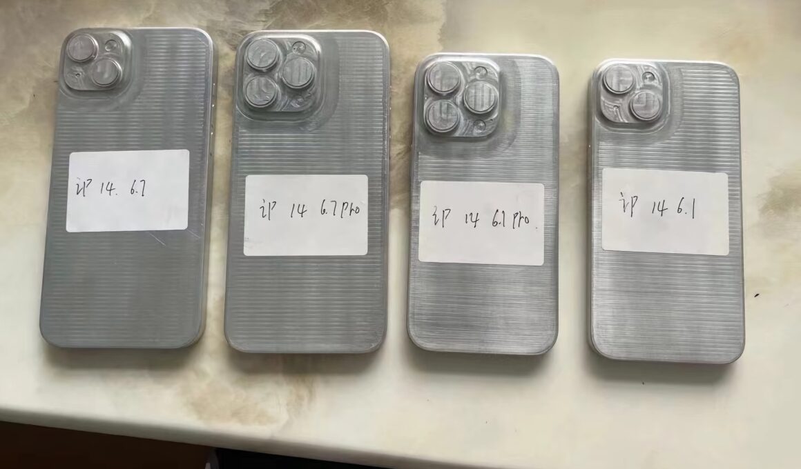 Moldes dos "iPhones 14"