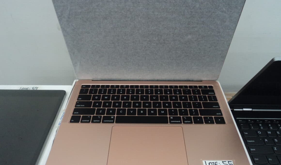 MacBook Air de leilão da Receita Federal