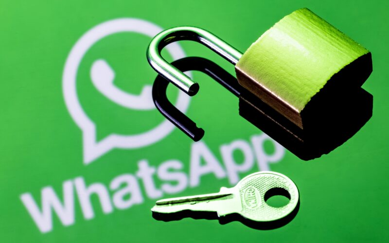 WhatsApp com cadeado aberto