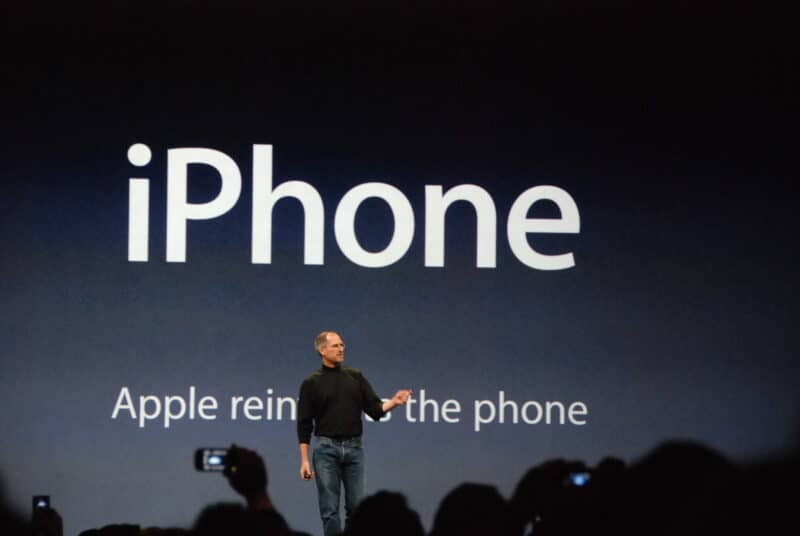 Steve Jobs apresentando o iPhone