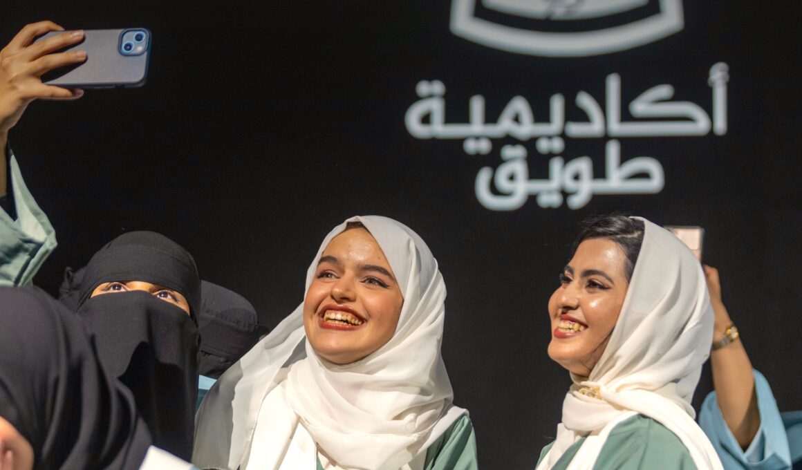 Alunas se formando na Apple Developer Academy da Arábia Saudita