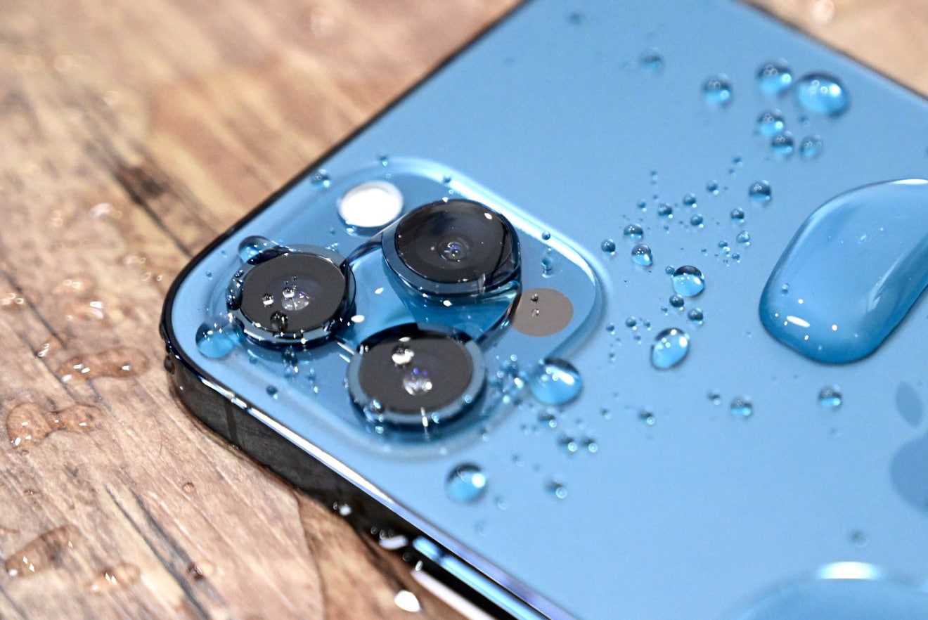 iPhone 12 Pro molhado