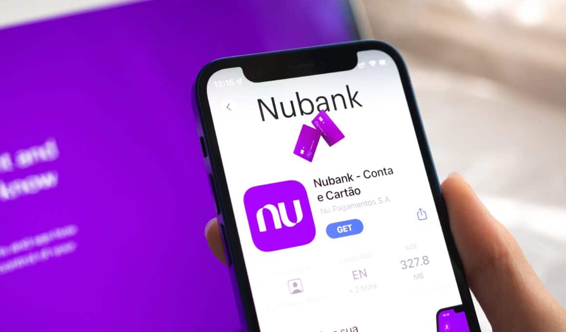 App do Nubank em iPhone