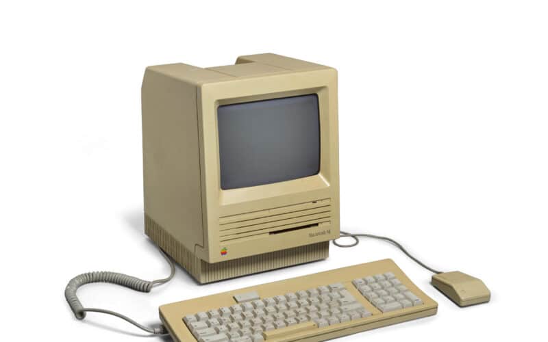 Macintosh SE que foi de Steve Jobs que foi a leilão