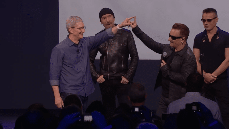 Tim Cook e U2