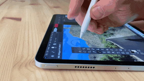 Astropad com Apple Pencil sobre a tela