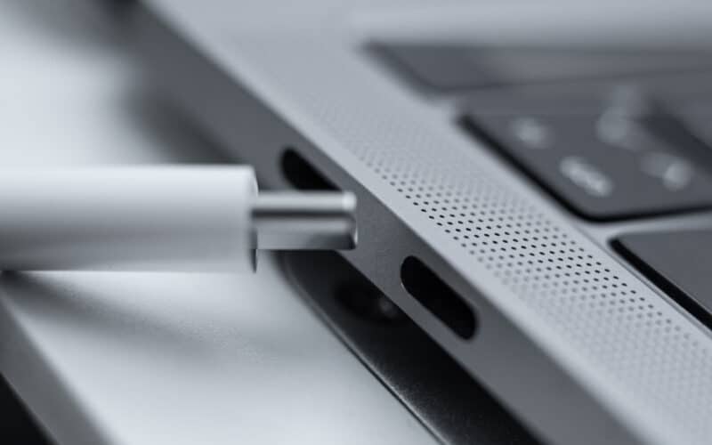 Conector USB-C do MacBook Pro