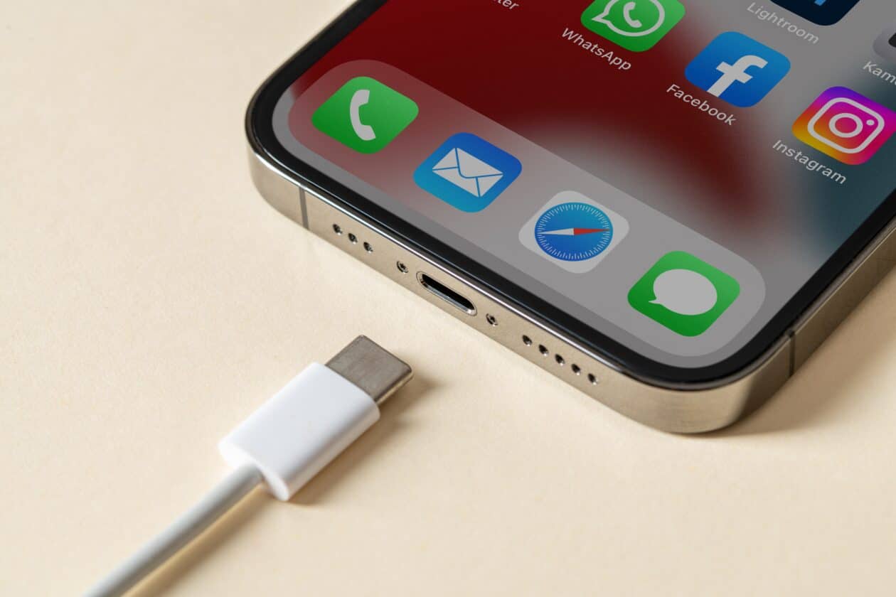 iPhone com USB-C