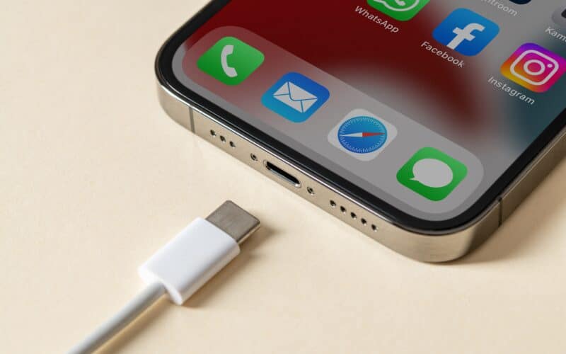 iPhone com USB-C