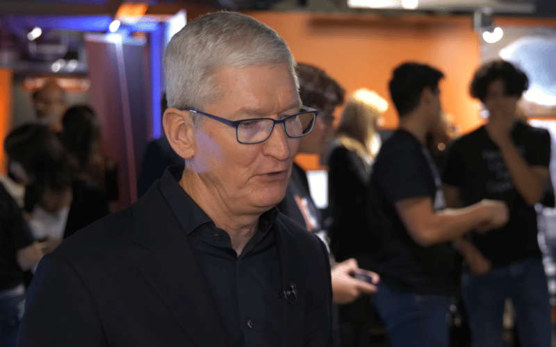 Tim Cook durante entrevista