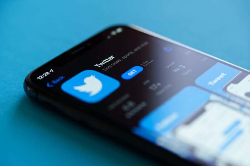 Twitter na App Store de um iPhone
