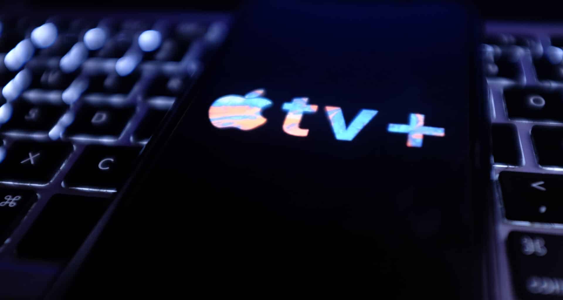 Logo do Apple TV+ em um smartphone