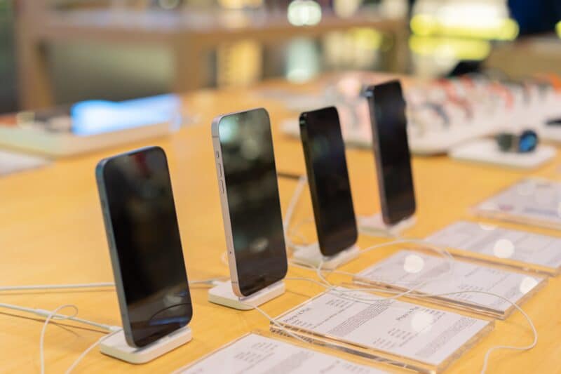 iPhones 14 em Apple Store