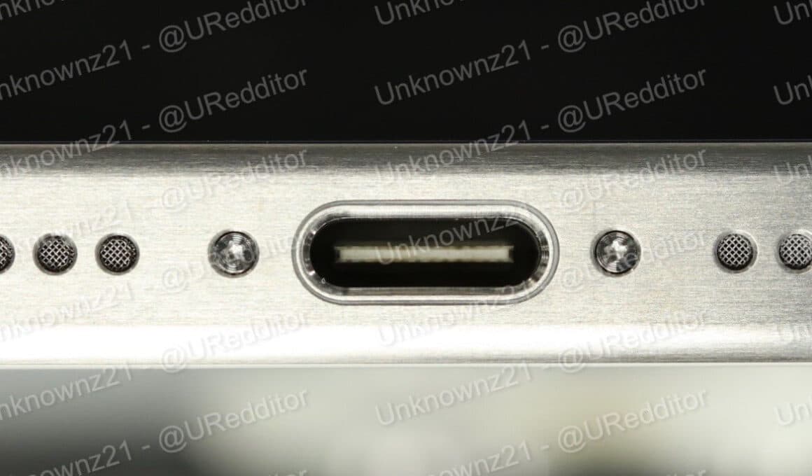 Suposta imagem da porta USB-C no "iPhone 15 Pro"