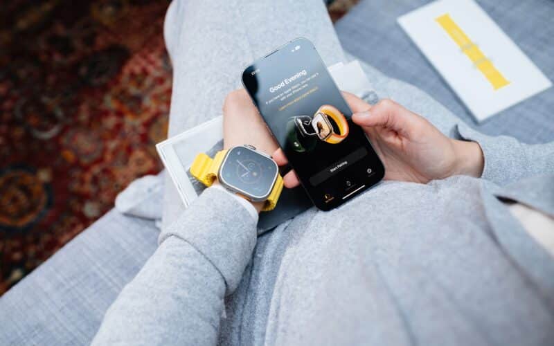Apple Watch Ultra com iPhone 14 Pro