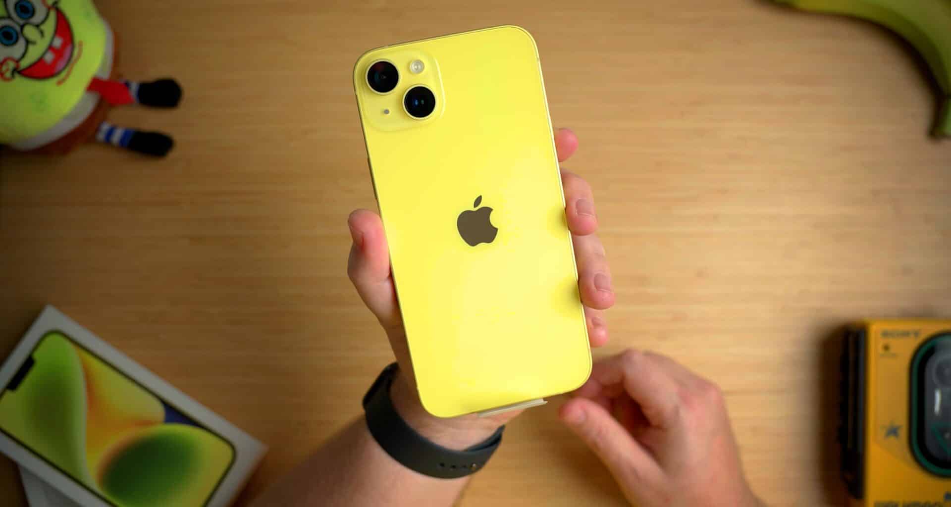 iPhone 14 amarelo