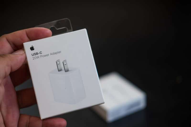 Adaptador de energia de 20W da Apple