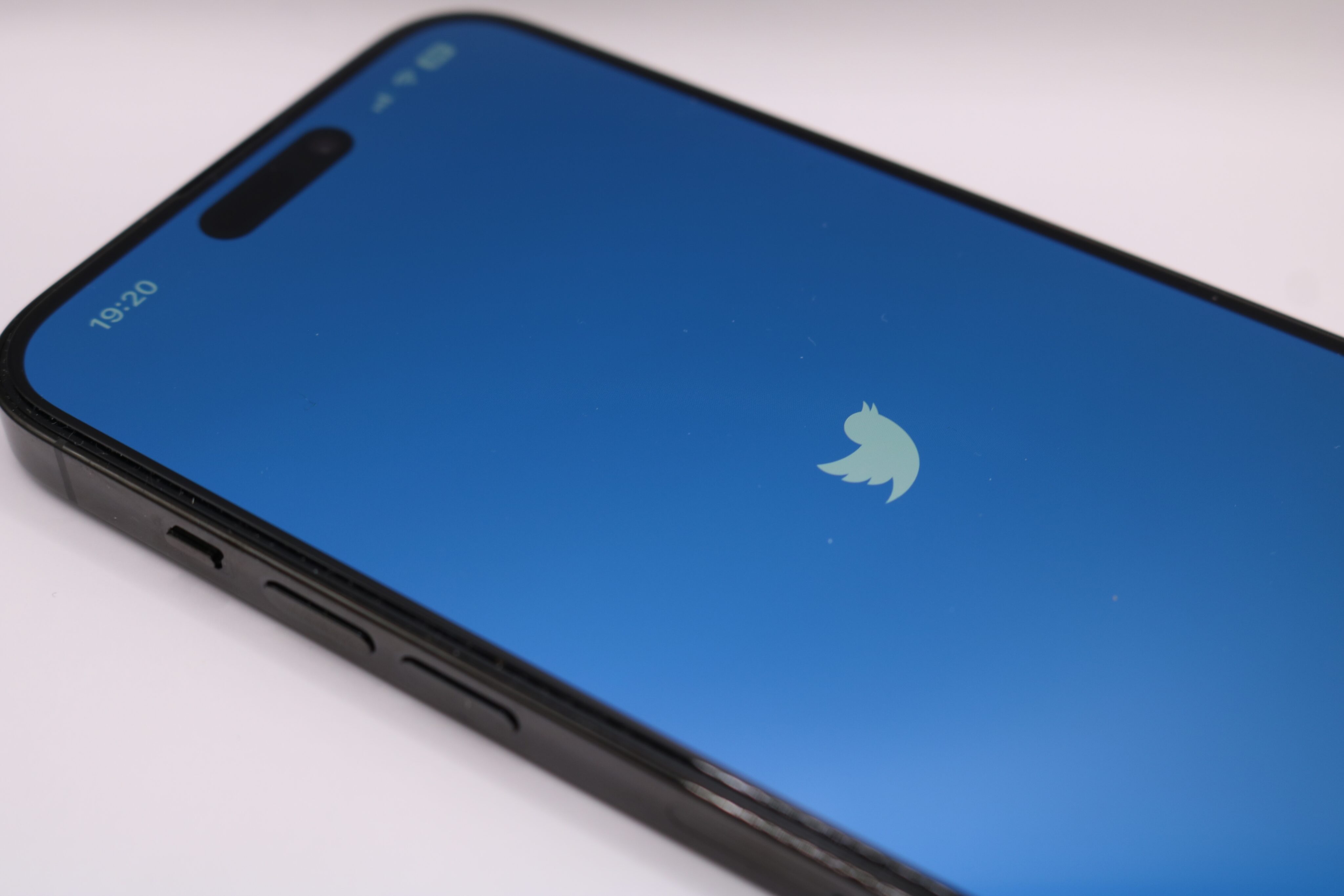 Twitter libera upload de vídeos com até 2 horas para assinantes do Blue -  MacMagazine