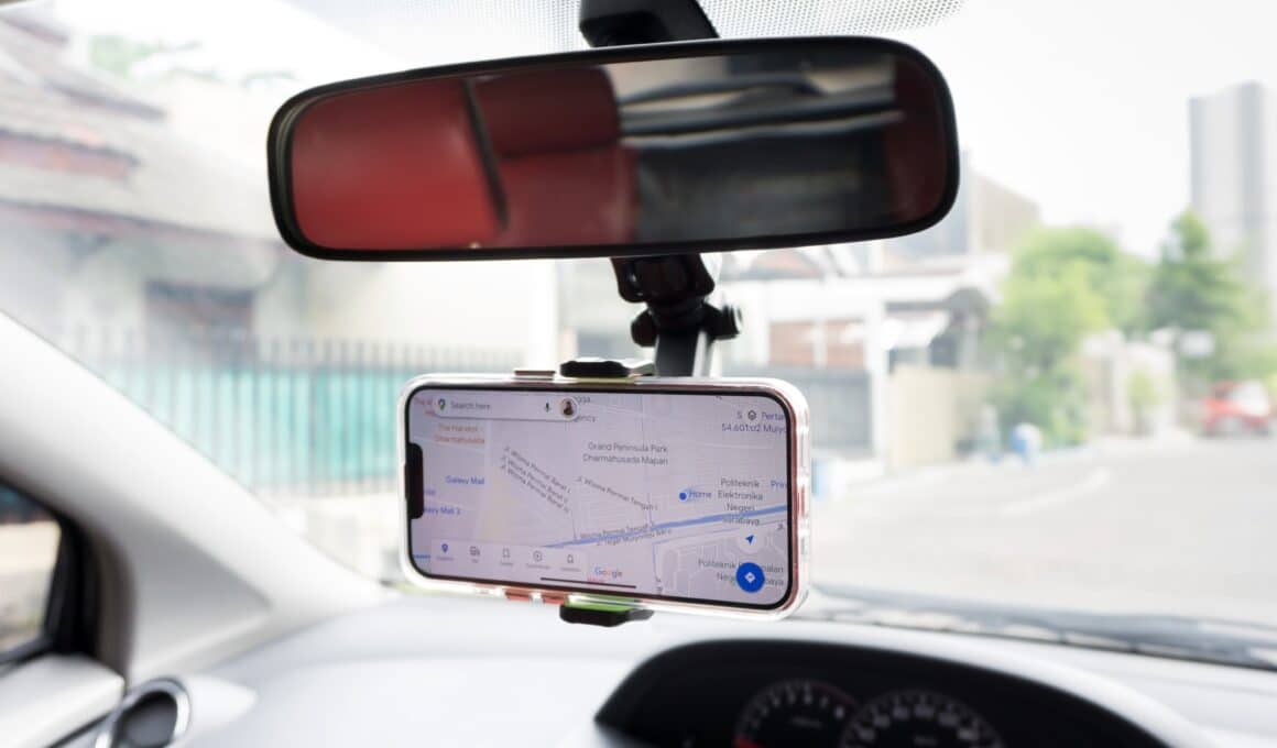 Usando o Google Maps no iPhone dentro de um carro