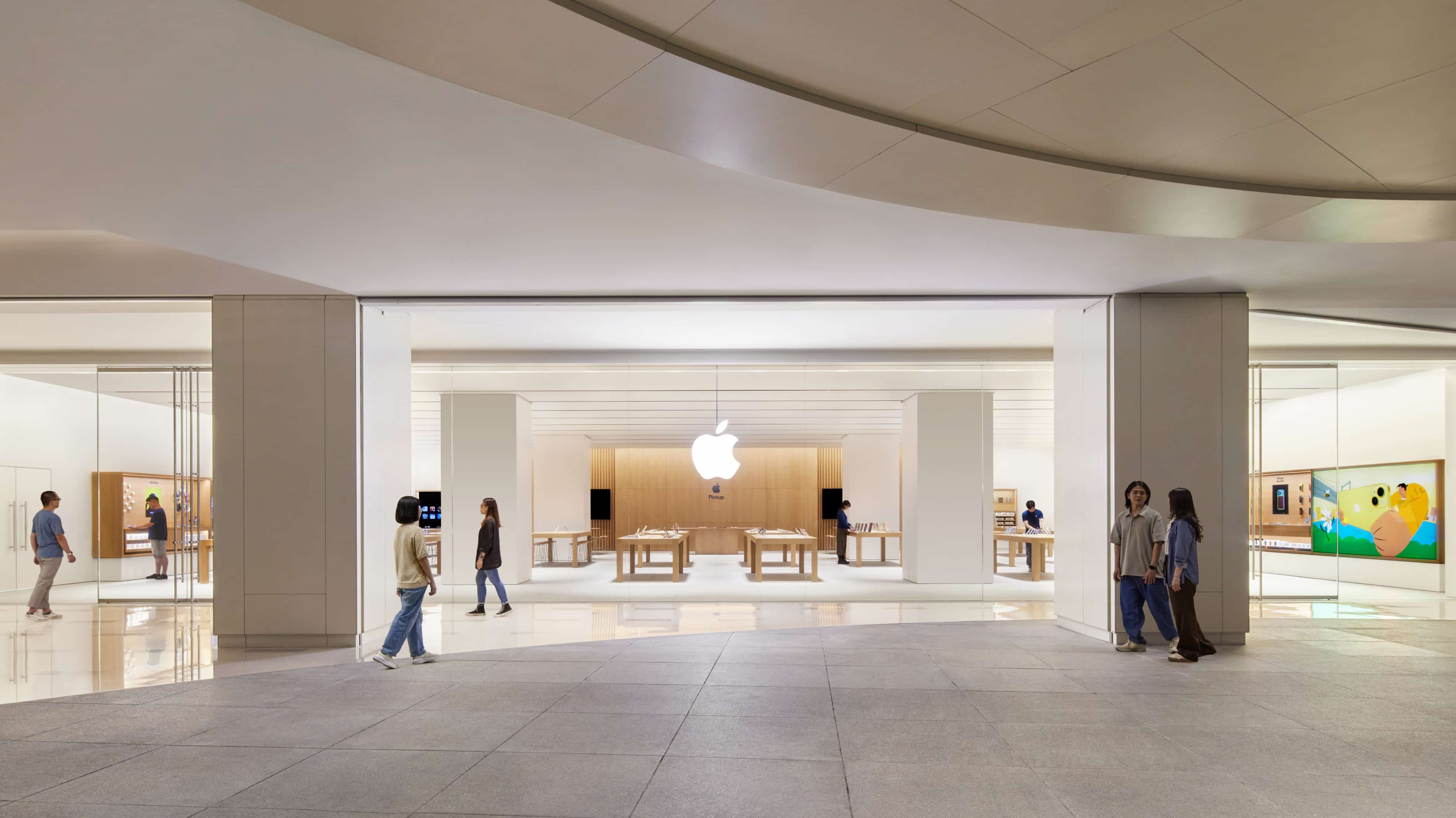Maior Apple Store do mundo é inaugurada em estação de Nova York
