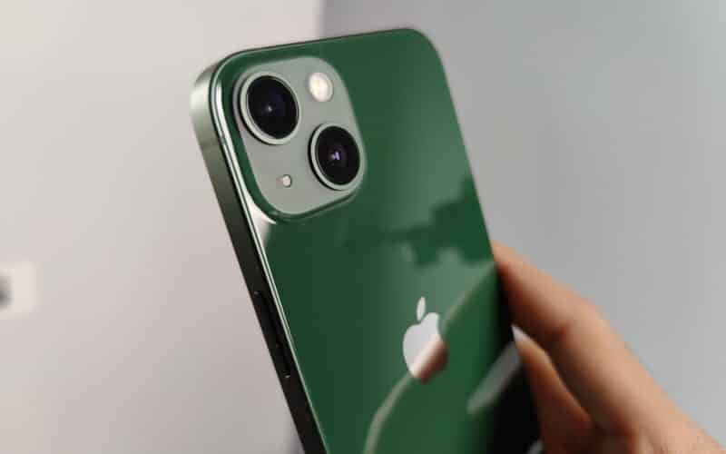 iPhone 13 verde
