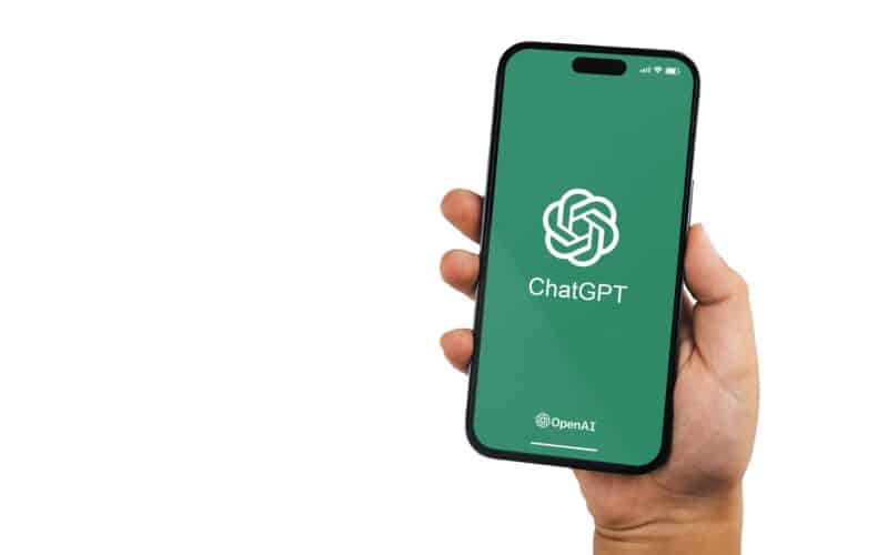 Logo do ChatPGT e da OpenAI no iPhone