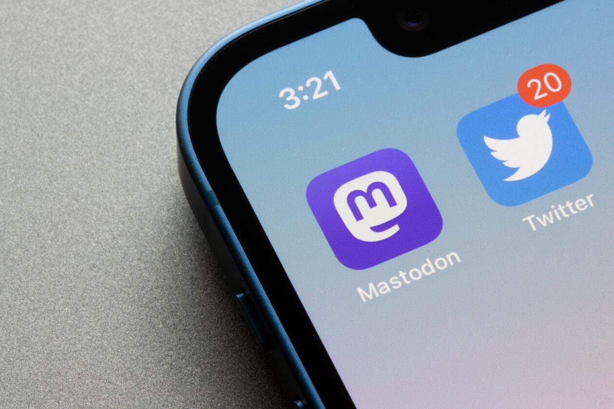 Apps do Mastodon e do Twitter num iPhone