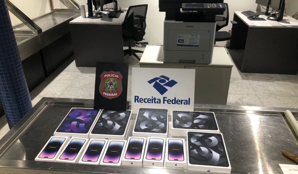 iPhones e iPads apreendidos pela Polícia Federal em Recife