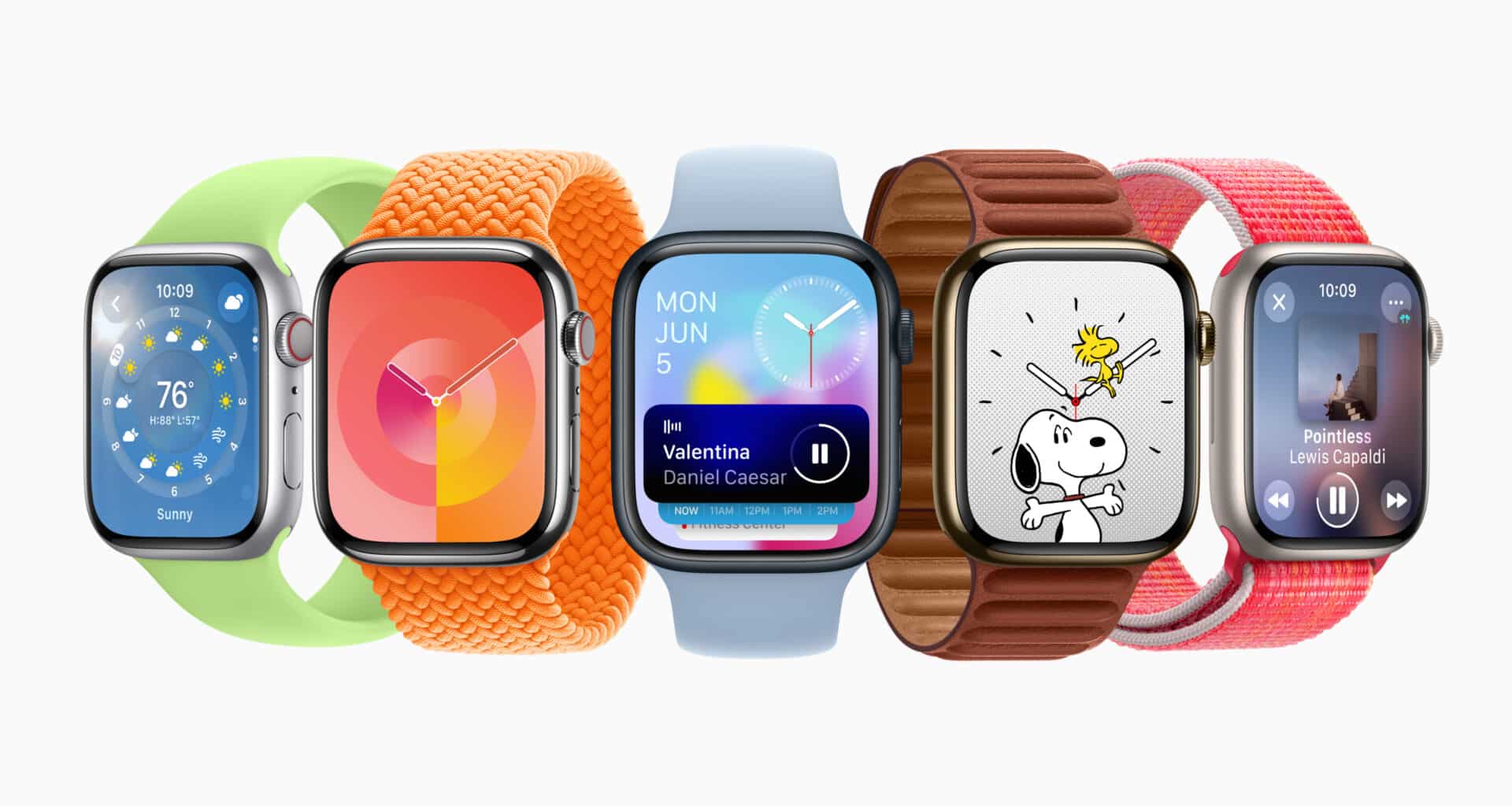 Vários Apple Watches rodando o watchOS 10