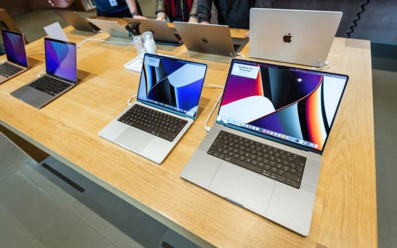 MacBooks Pro de 14" e 16" na Apple Store