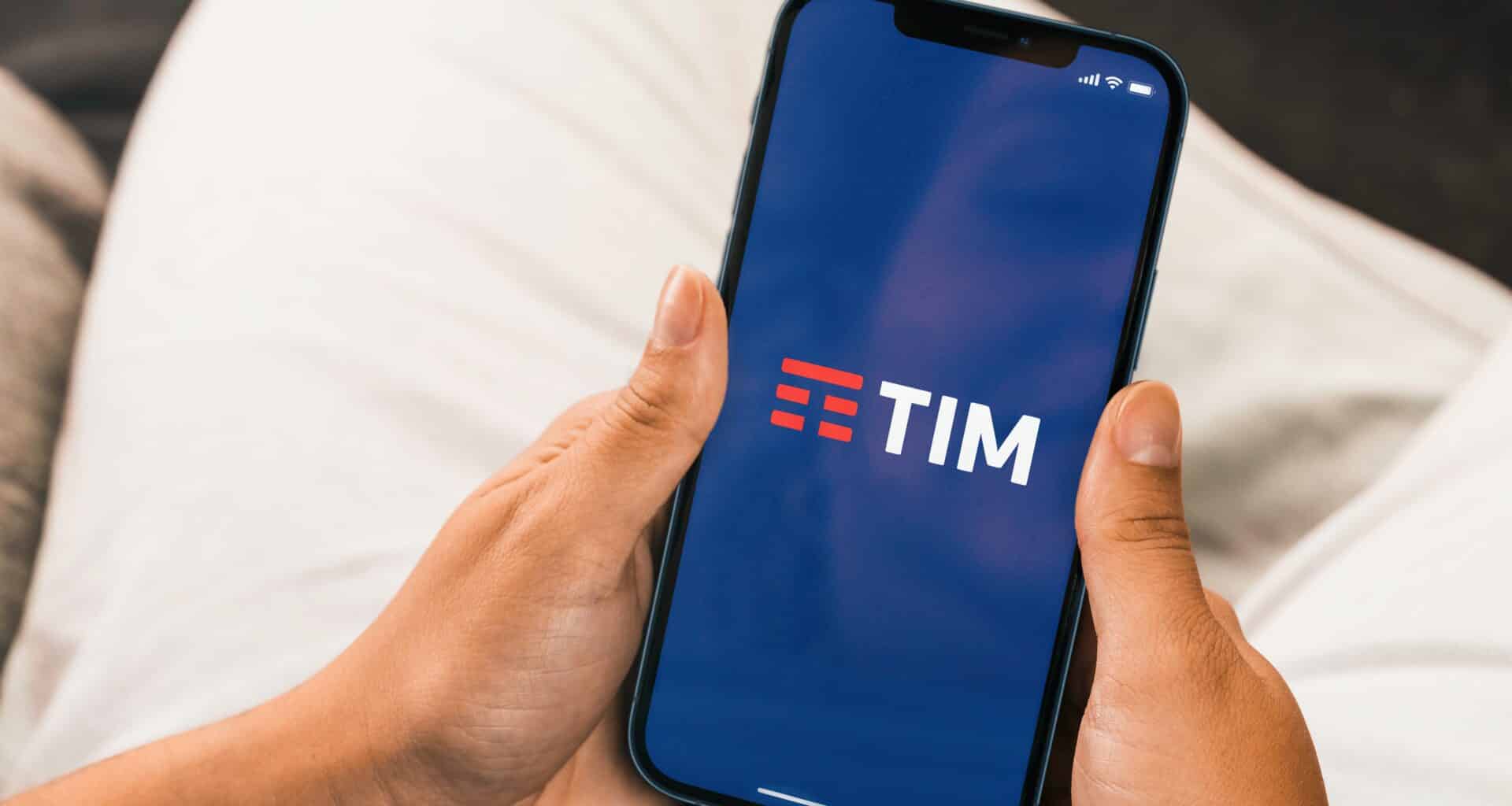 Logo da TIM em iPhone