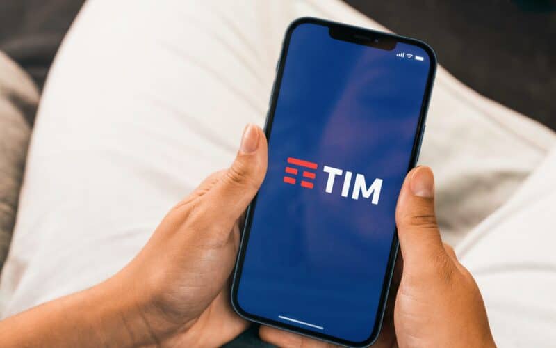 Logo da TIM em iPhone