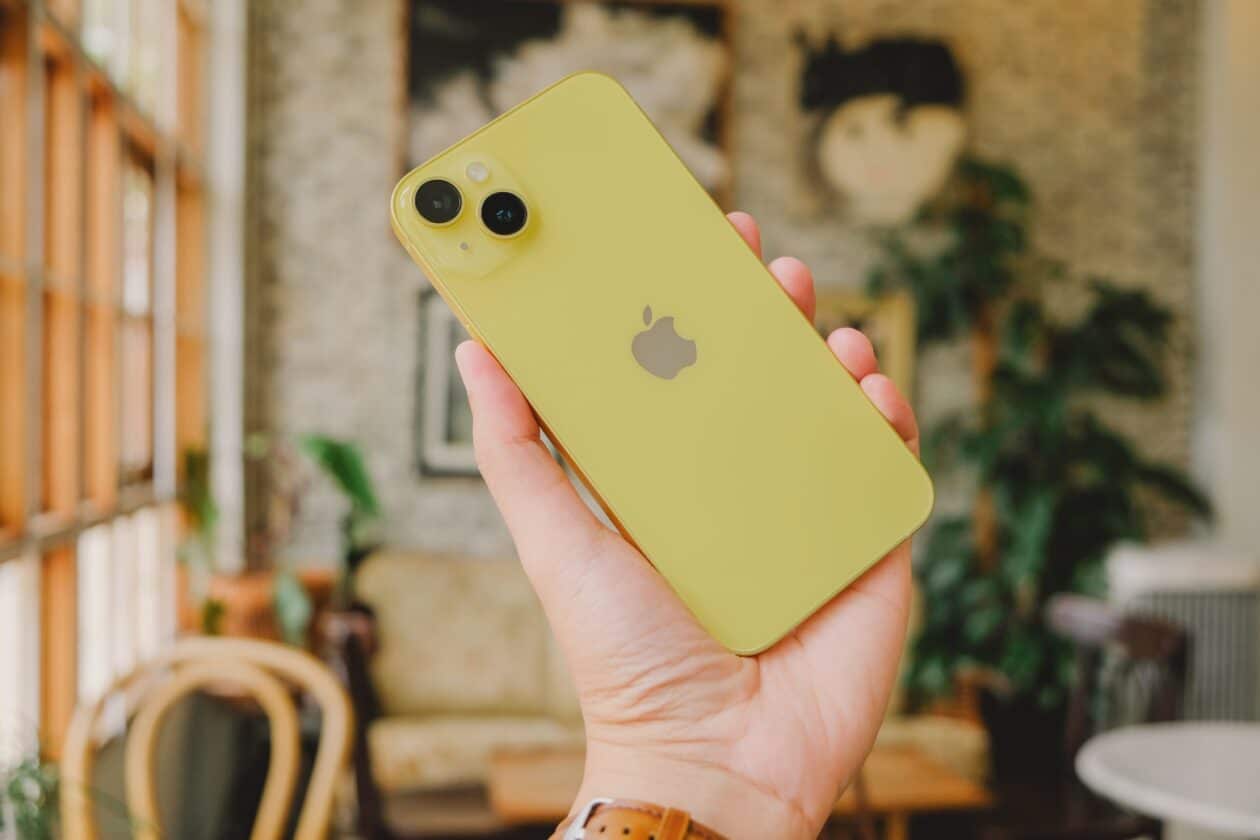 iPhone 14 Plus amarelo